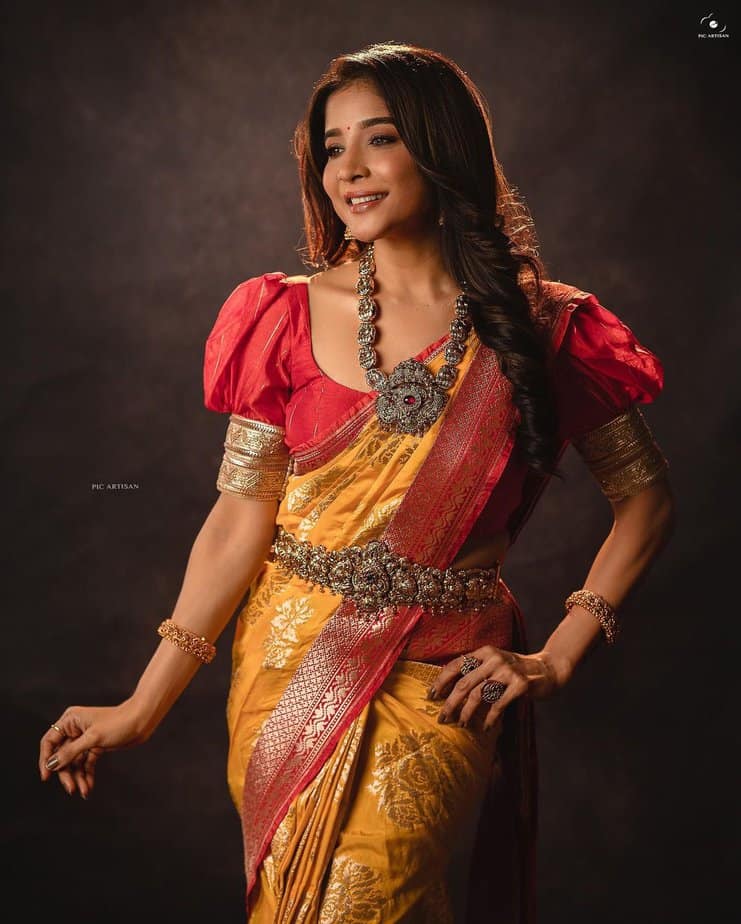 sakshi agarwal - updatenews360.jpg 25